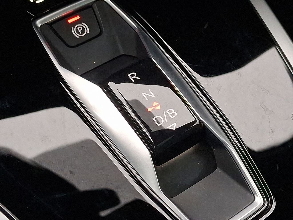 Thumbnail: 2024 Audi Q4 e-tron - 15