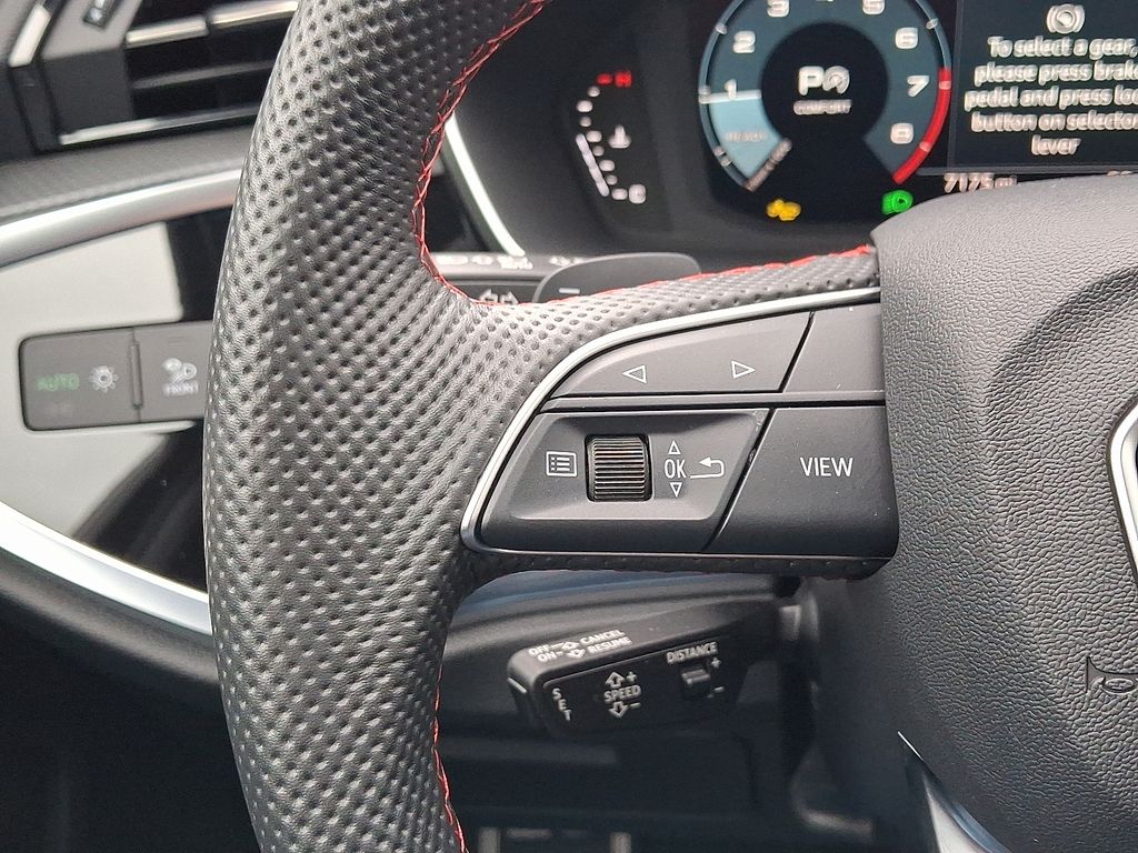 Thumbnail: 2025 Audi Q3 - 21