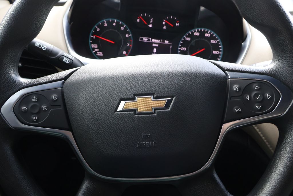 2022 Chevrolet Traverse LS 19