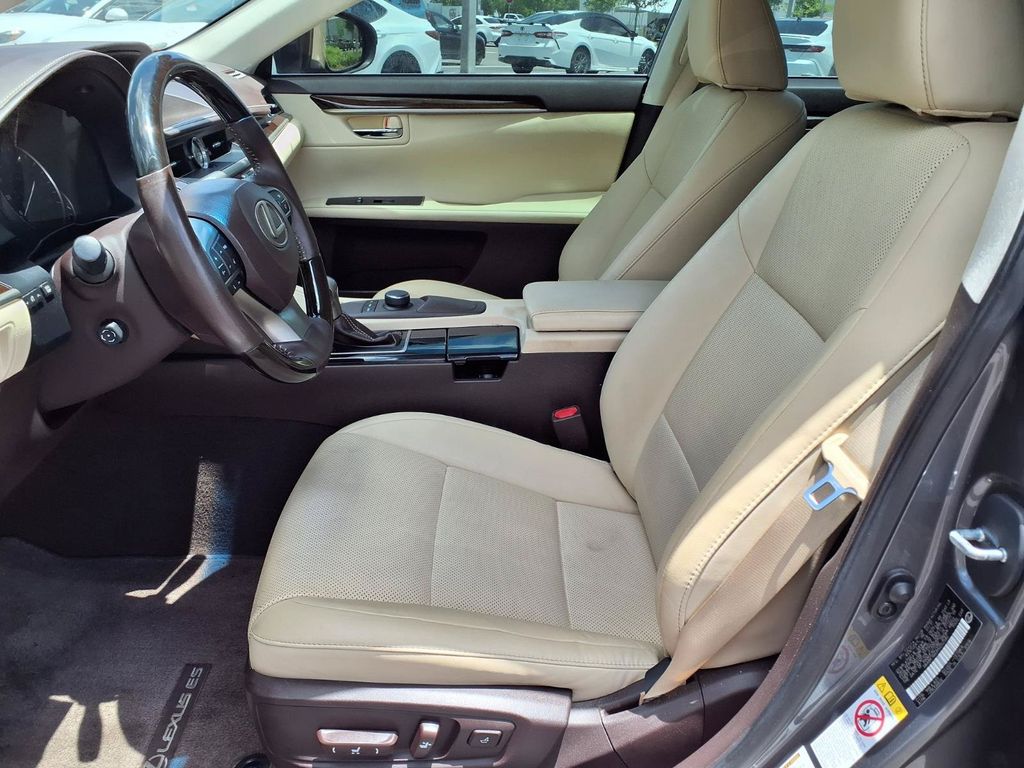 Used 2017 Lexus ES Sedan