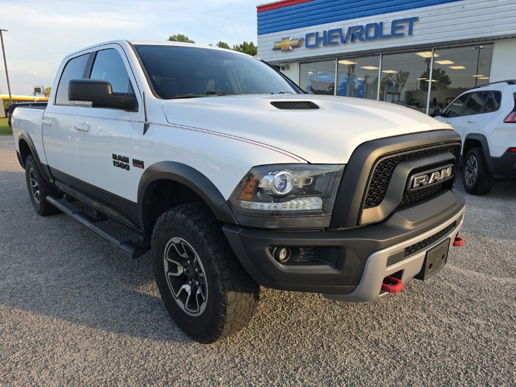 2017 RAM 1500 Blanco (Bright White Clearcoat) Camioneta Todo terreno 8 velocidades Automática