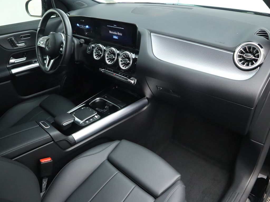 Thumbnail: 2023 Mercedes-Benz GLA - 17