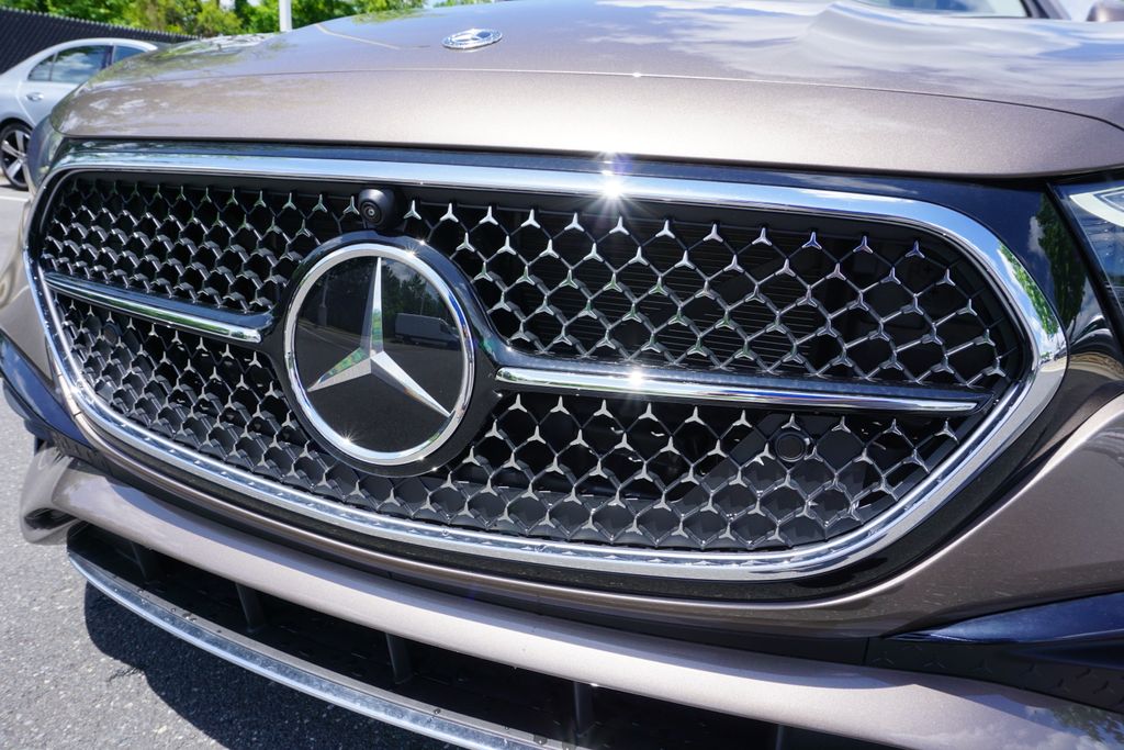 2025 Mercedes-Benz E-Class E 350 9