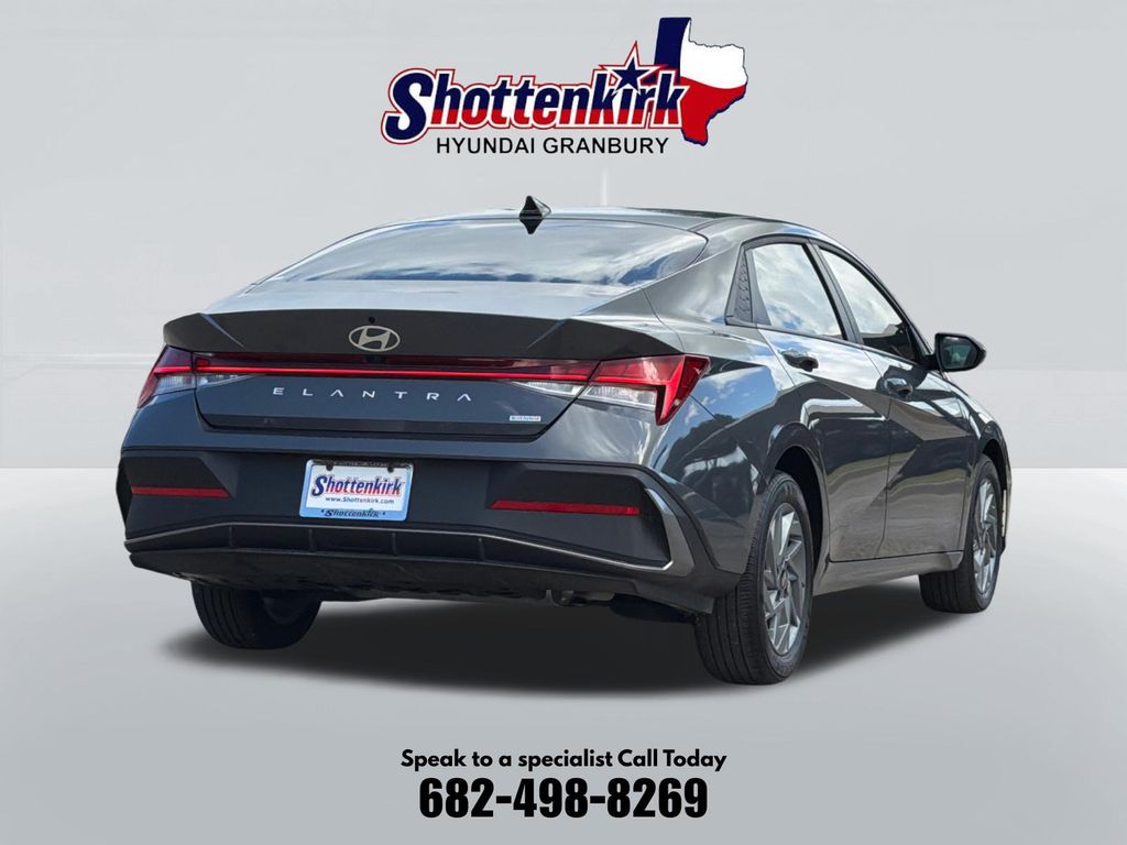 Used 2025 Hyundai Elantra Hybrid Sedan