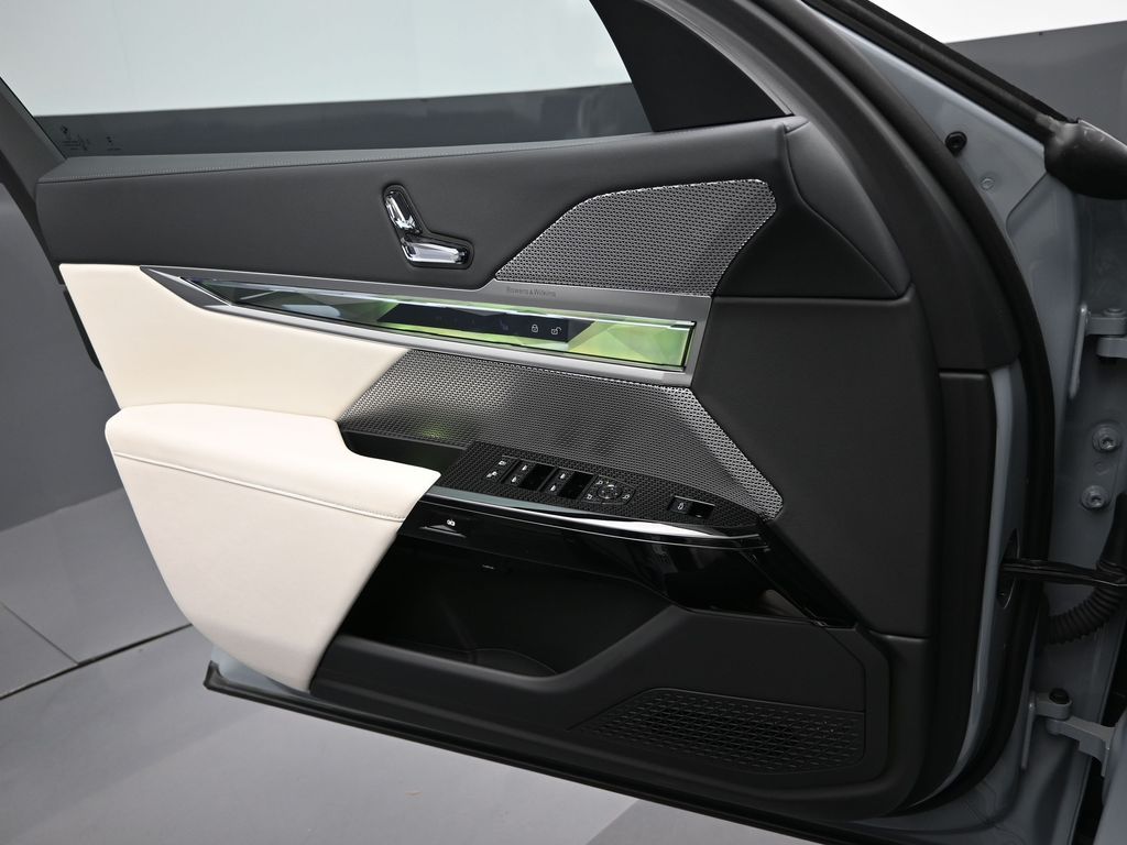 2024 BMW 760i xDrive