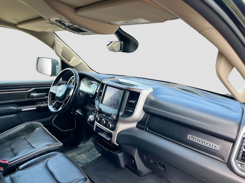 Used 2020 Black Ram Laramie image 29