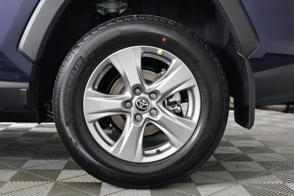 Thumbnail: 2025 Toyota RAV4 - 10