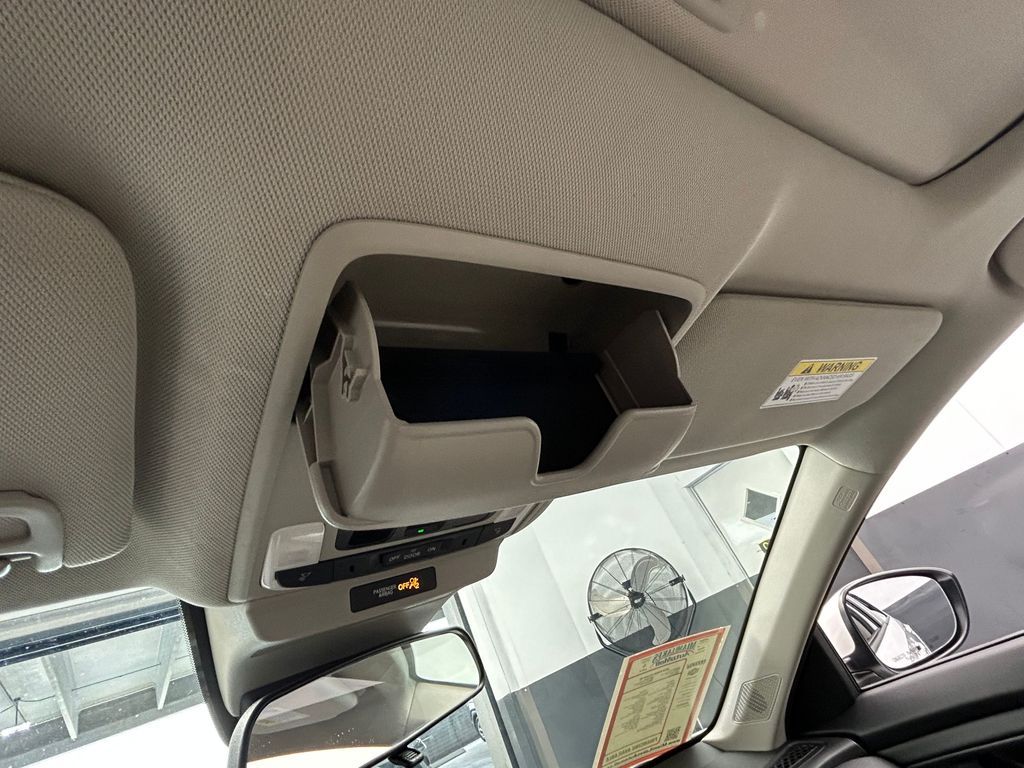 Used 2023 White Honda EX image 34