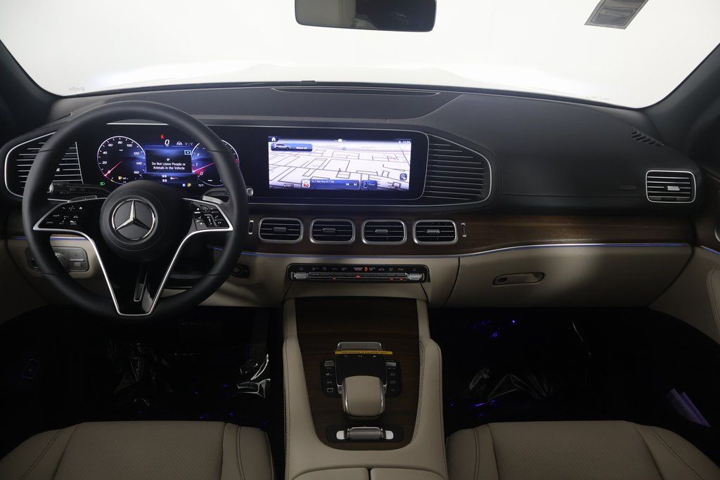 2025 Mercedes-Benz GLS 450 4MATIC 4