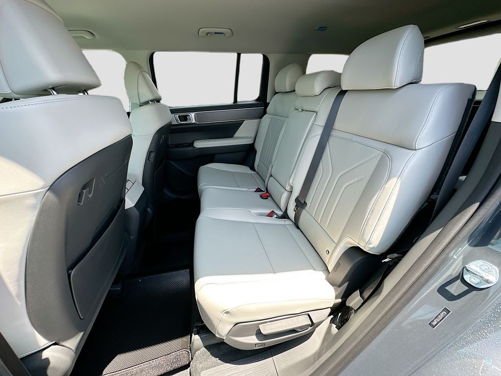 2025 Hyundai Santa Fe SEL 16
