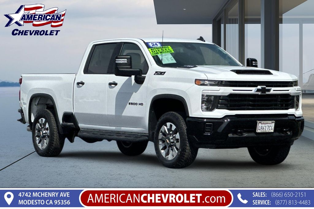 2024 Chevrolet Silverado 2500HD Custom Crew Cab 4WD