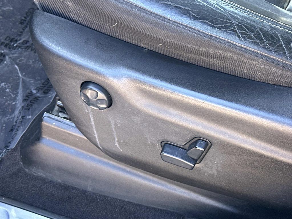 Thumbnail: 2017 Jeep Grand Cherokee - 28