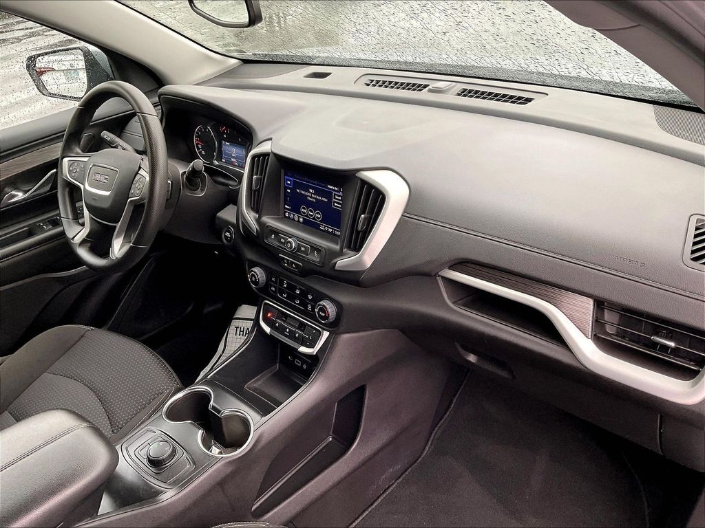 2024 GMC Terrain — photo 14