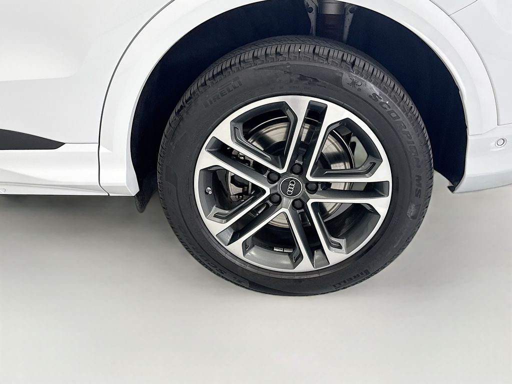 Thumbnail: 2025 Audi Q5 - 30