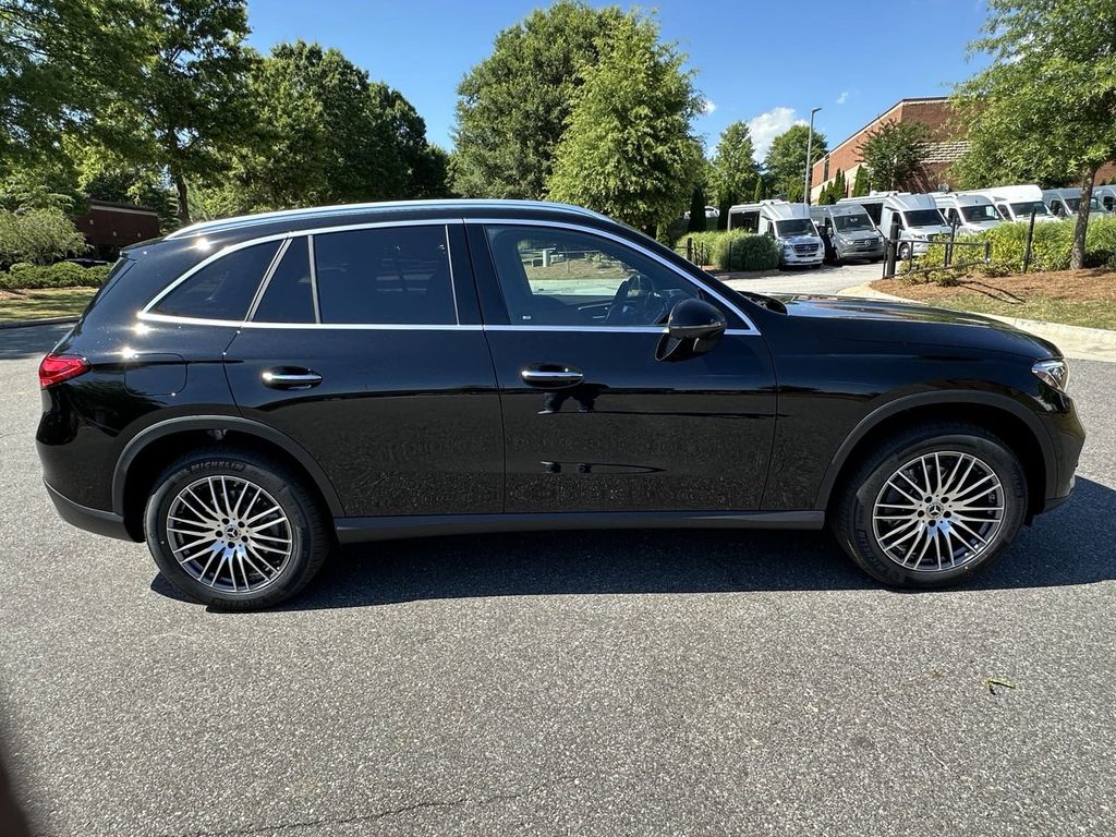 2024 Mercedes-Benz GLC GLC 300 9