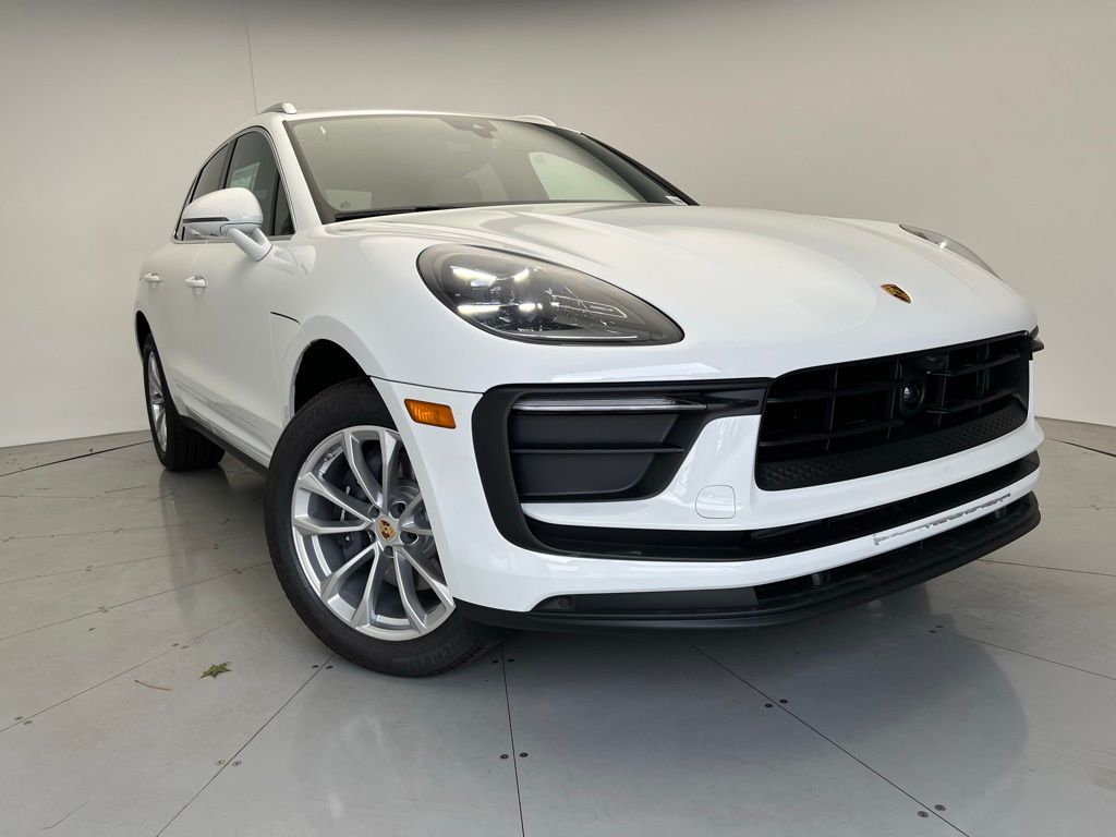 Thumbnail: 2025 Porsche Macan - 24