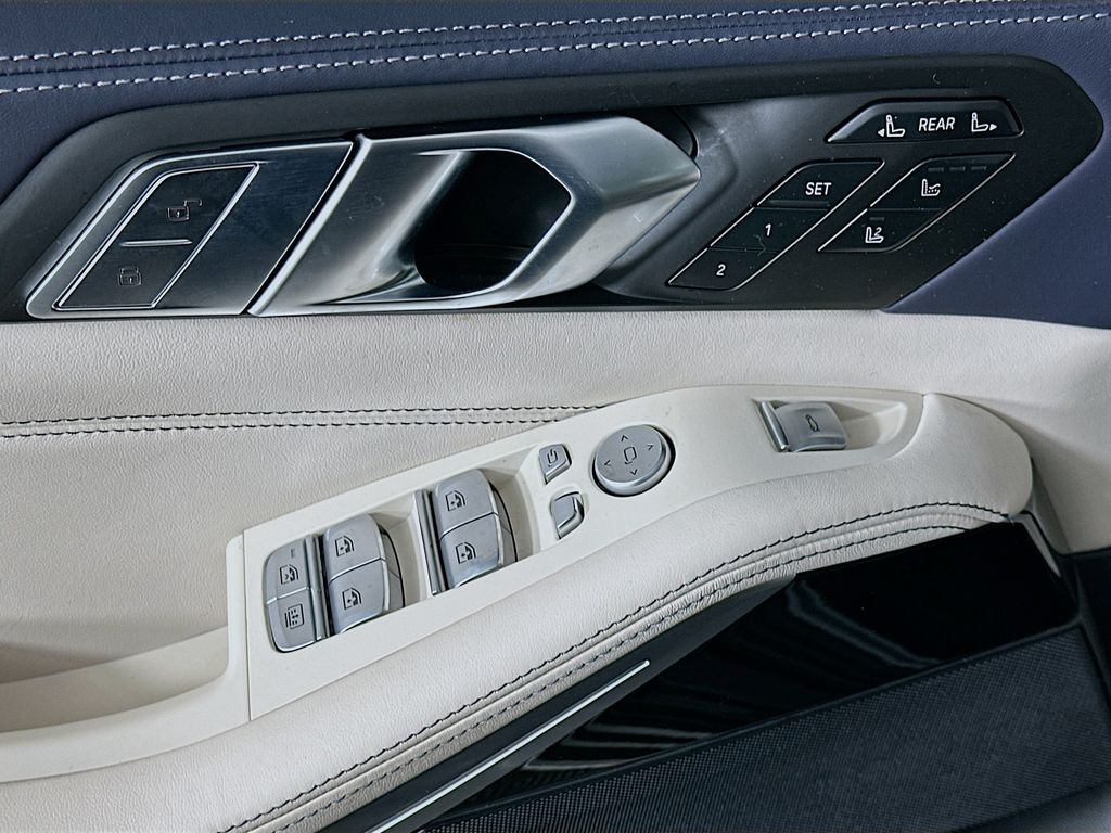 2022 BMW X7 xDrive40i 18