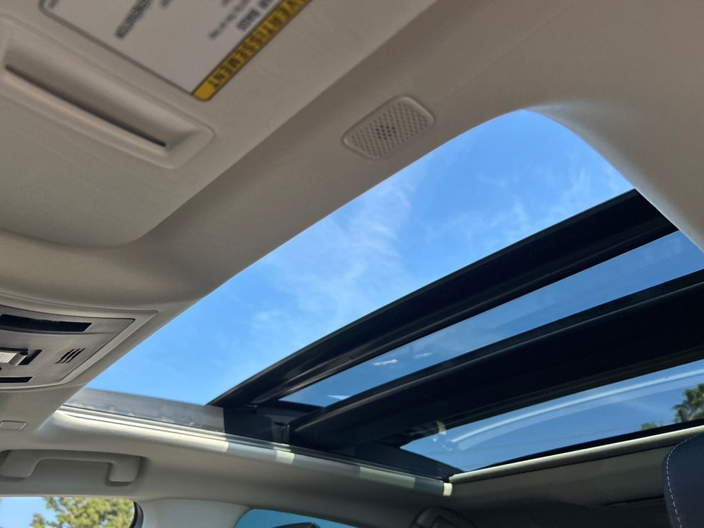 Used 2024  Lexus 350 image 11