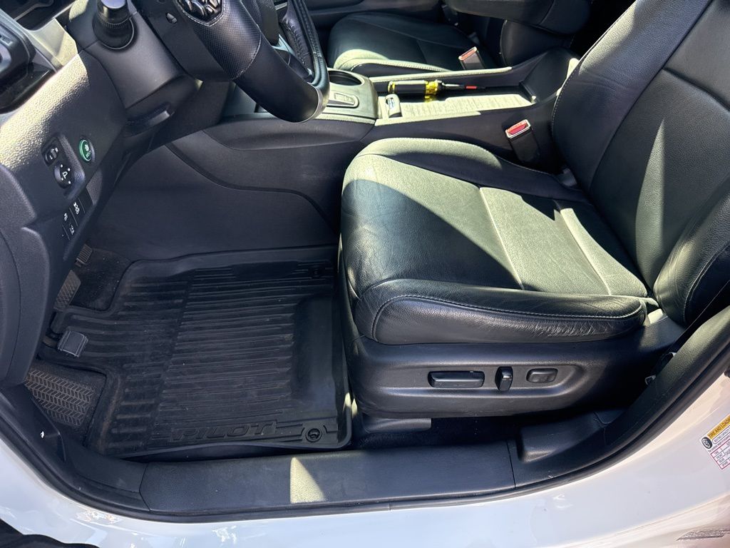 Thumbnail: 2019 Honda Pilot - 16