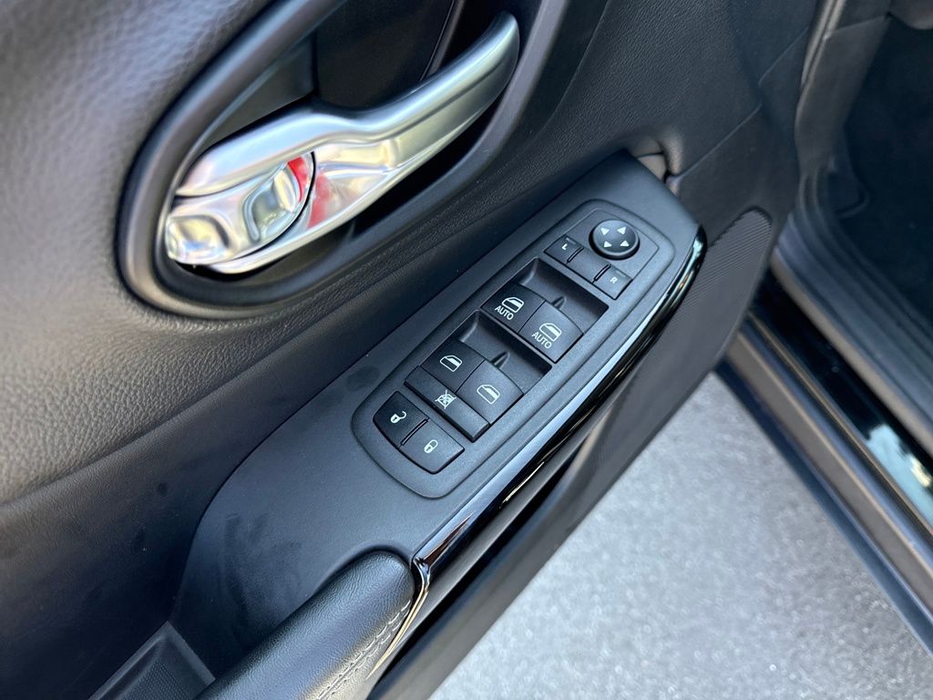 used 2023 Jeep Cherokee car, priced at $23,589