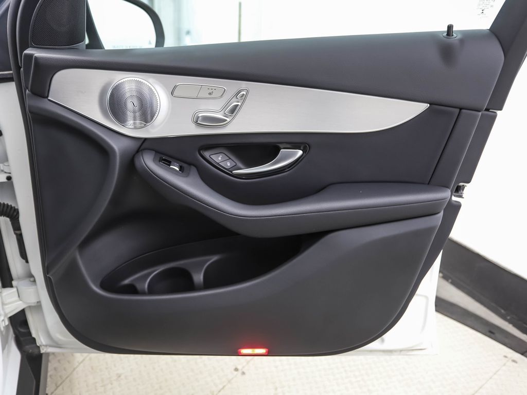 Thumbnail: 2019 Mercedes-Benz GLC - 28