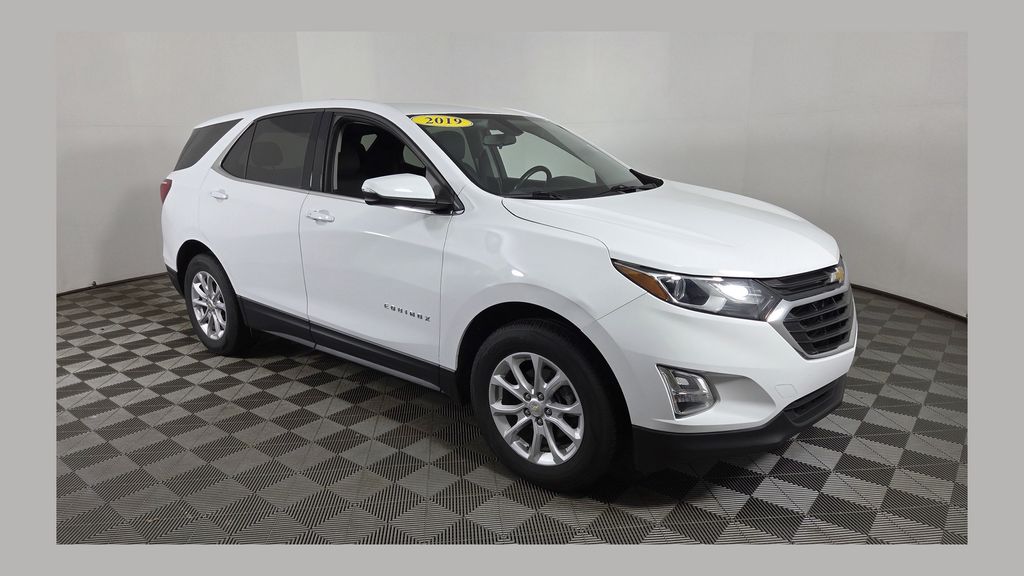 Summit White 2019 Chevrolet Equinox SUV / Crossover Front-Wheel Drive 6-Speed Automatic Overdrive