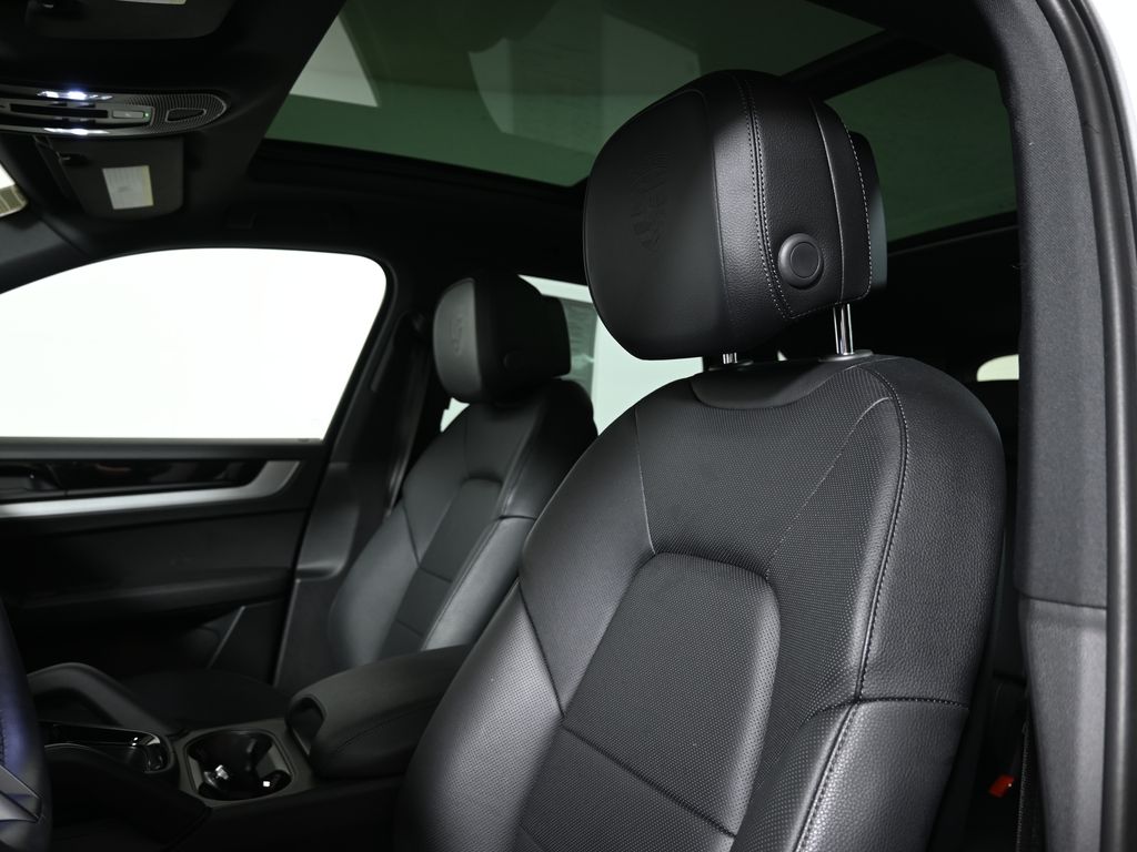 Thumbnail: 2025 Porsche Cayenne - 15