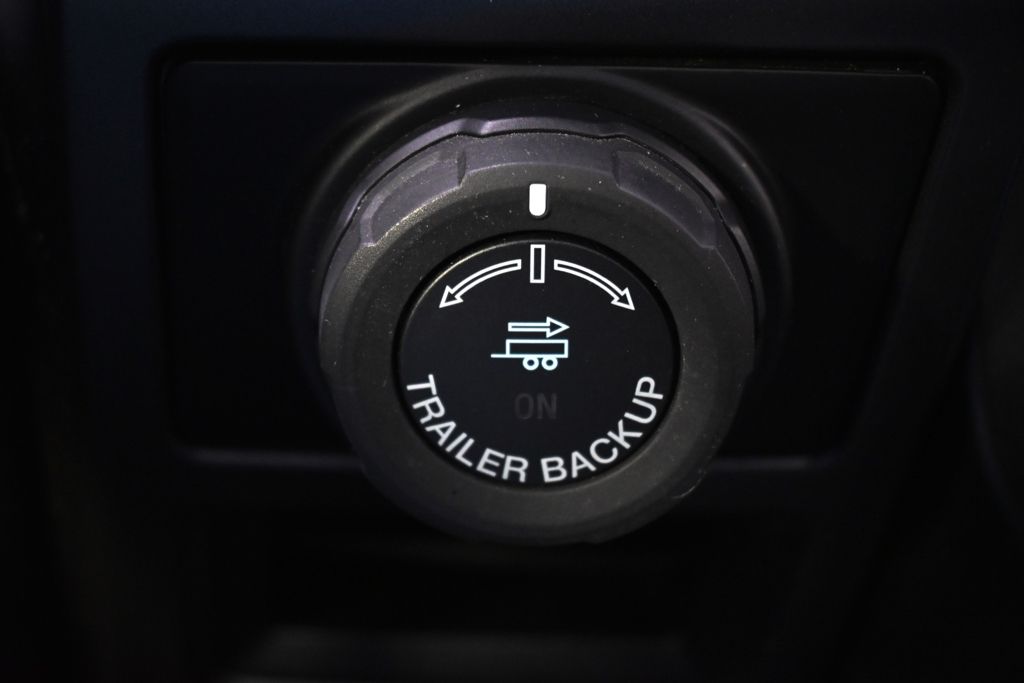 Used 2018 Silver Ford XLT image 35