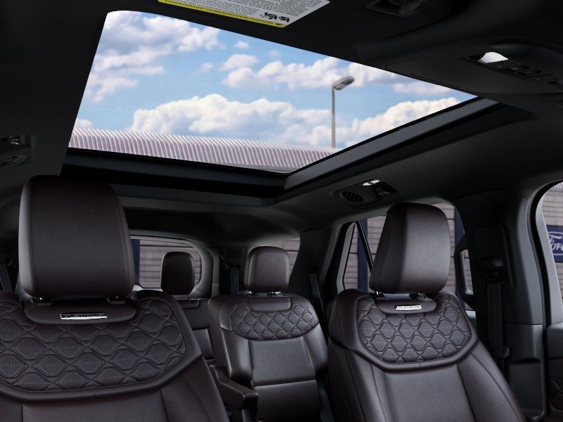 New 2027 Star White Metallic Tri-Coat Ford Platinum™ image 22