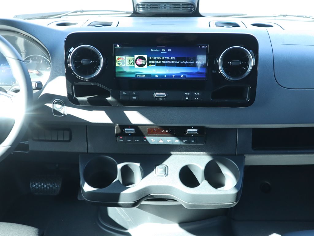 Thumbnail: 2026 Mercedes-Benz Sprinter - 15