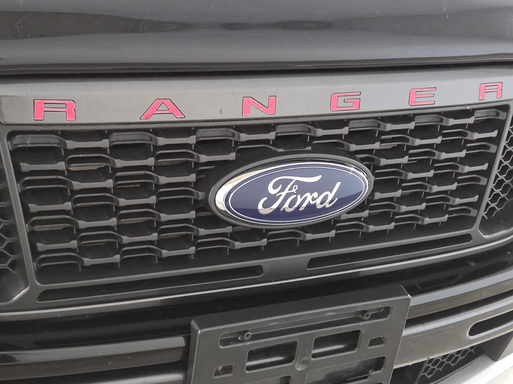 Used 2019 Black Ford XLT image 14