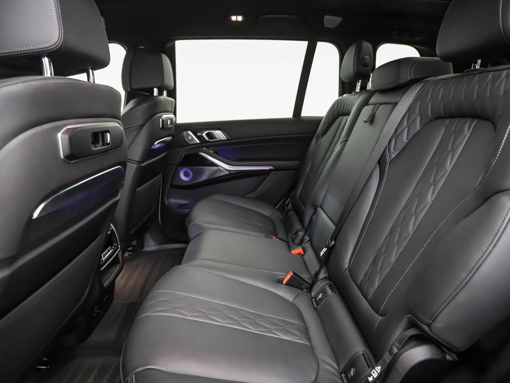 Thumbnail: 2024 BMW X7 - 21