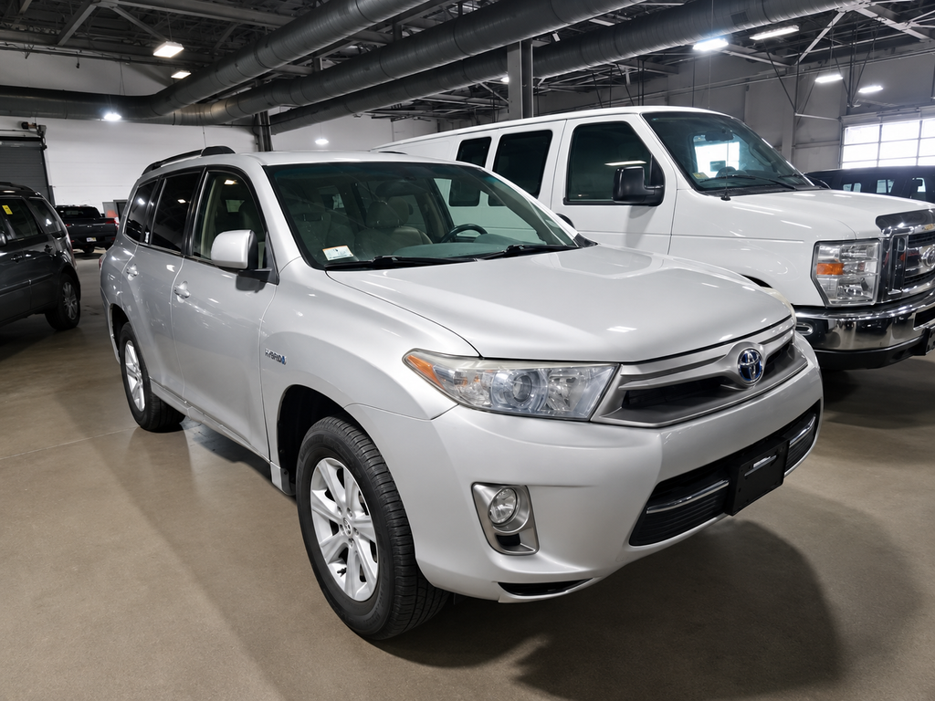 Classic Silver Metallic 2013 Toyota Highlander Hybrid SUV / Crossover All-Wheel Drive Continuously Variable Transmission