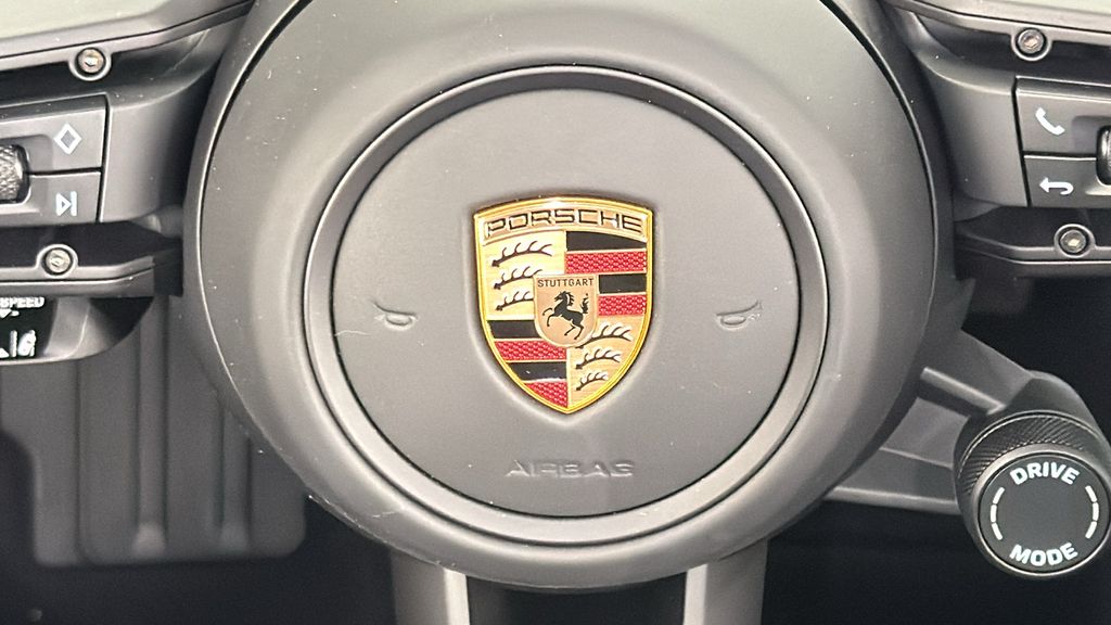 Thumbnail: 2025 Porsche Macan - 21