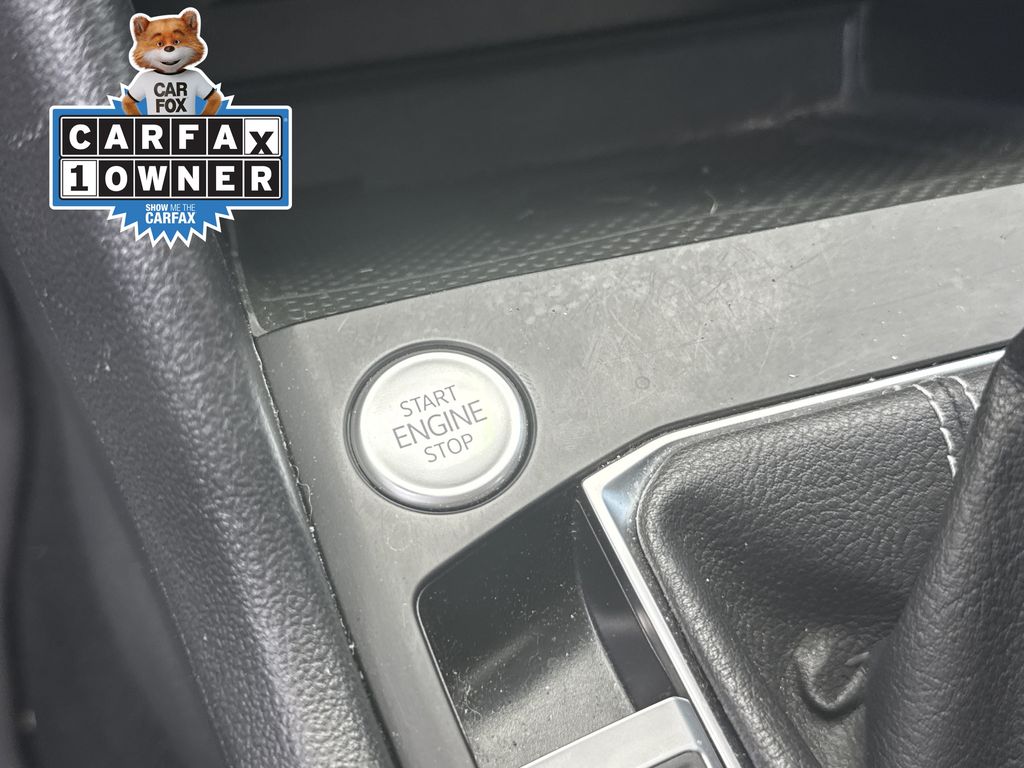 2022 Volkswagen Taos 1.5T SE Gray at DeMontrond Auto Country