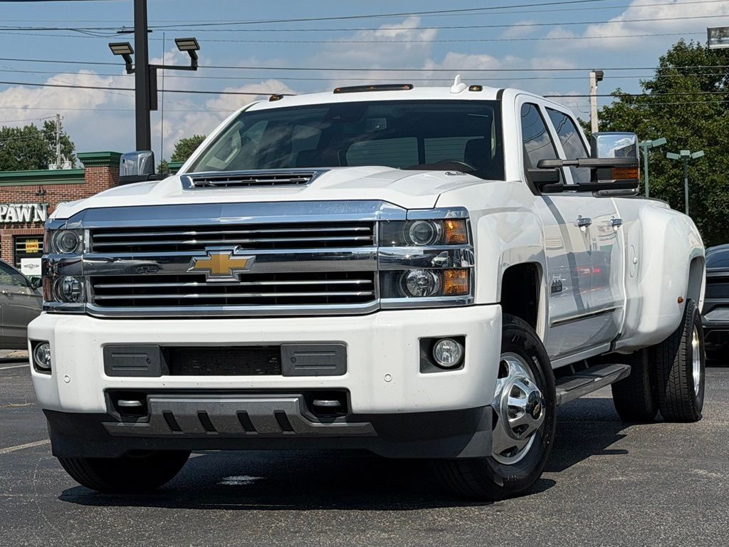 Summit White 2017 Chevrolet Silverado 3500HD Pickup Truck Four-Wheel Drive 6-Speed Automatic