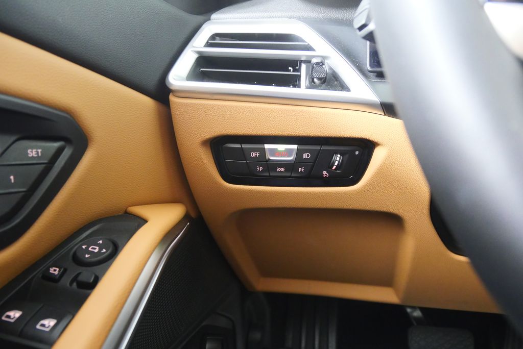 Thumbnail: 2025 BMW 3 Series - 21