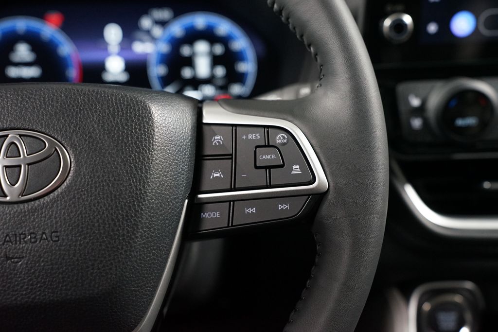 Thumbnail: 2026 Toyota Grand Highlander - 13