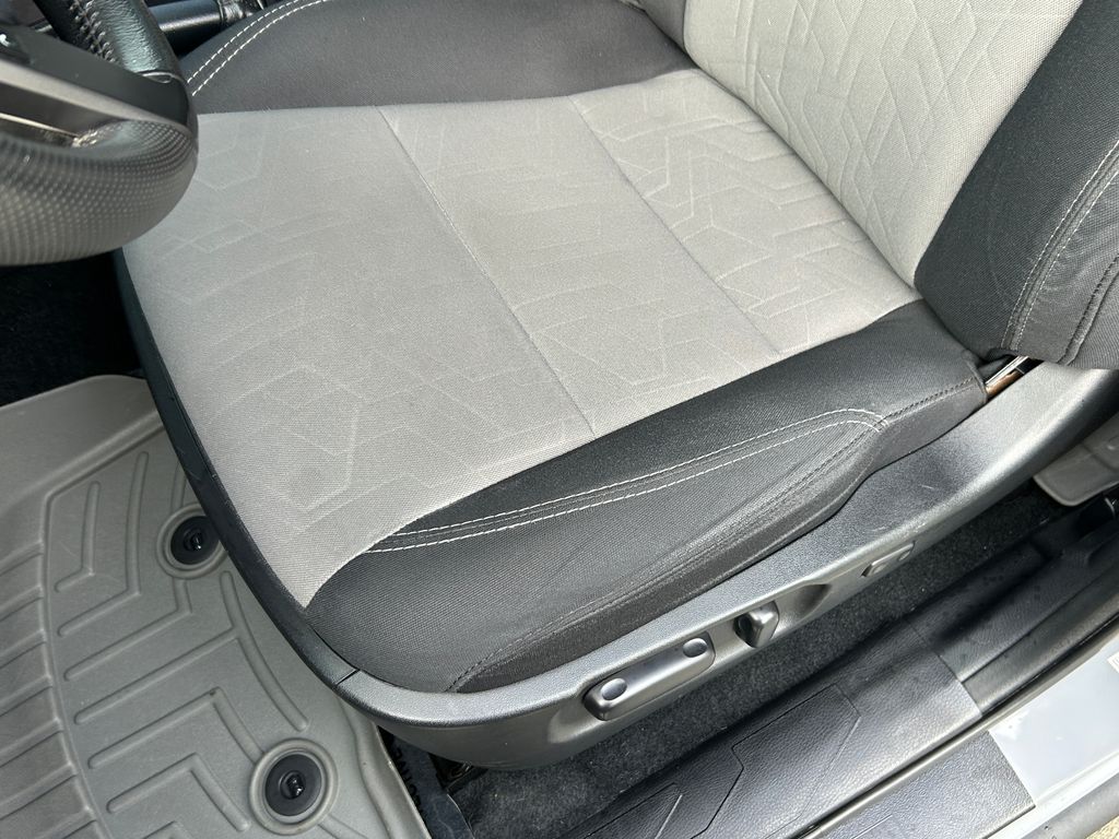 Thumbnail: 2020 Toyota Tacoma - 15