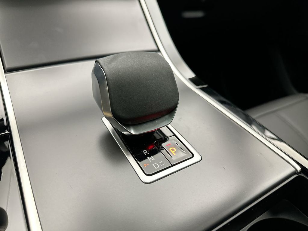 Thumbnail: 2026 Land Rover Range Rover Velar - 20