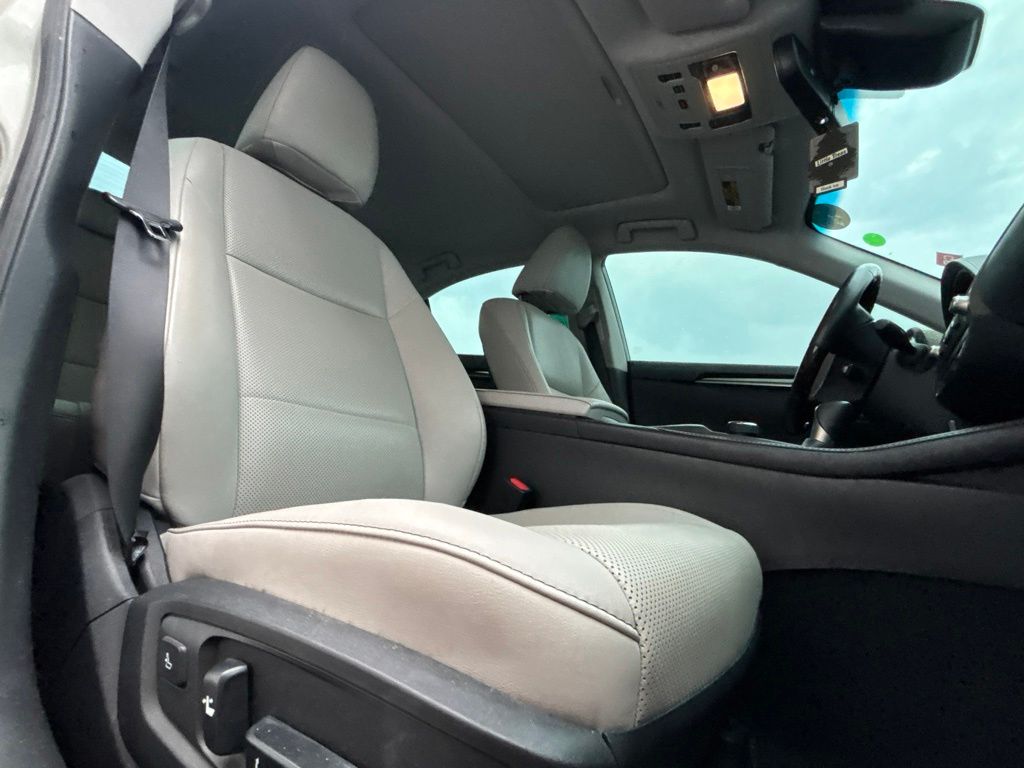 Used 2017 Lexus ES Sedan