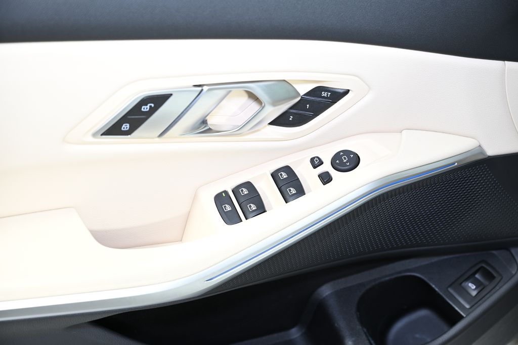 Thumbnail: 2023 BMW 3 Series - 22