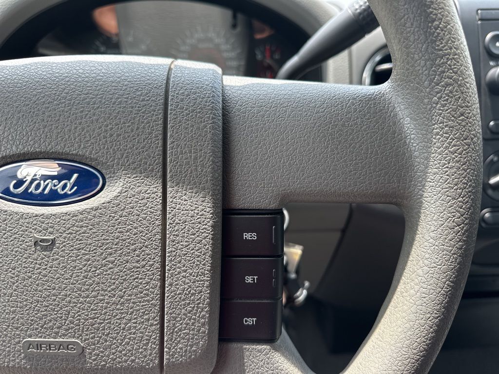 2006 Blue Ford F-150 XLT 4X4 Truck