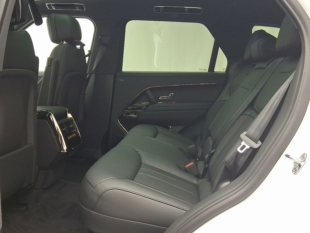 Thumbnail: 2025 Land Rover Range Rover Sport - 6
