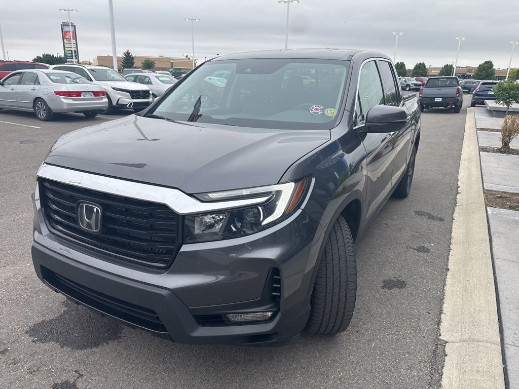 View vehicle photo 3