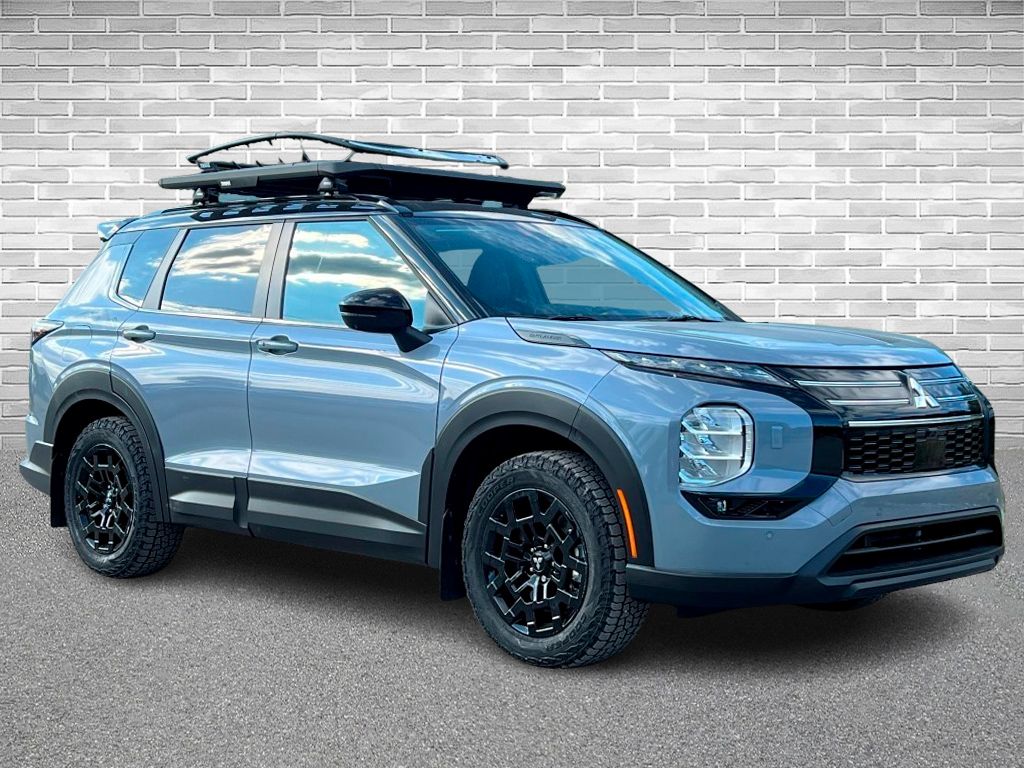 Moonstone 2025 Mitsubishi Outlander SE FWD SUV / Crossover Front-Wheel Drive Continuously Variable Transmission