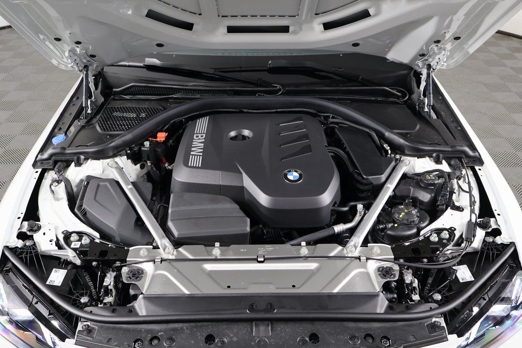 Thumbnail: 2026 BMW 4 Series - 9
