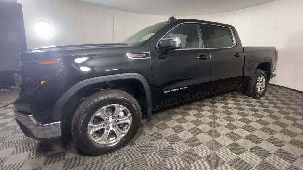 2024 GMC Sierra 1500 SLE 4