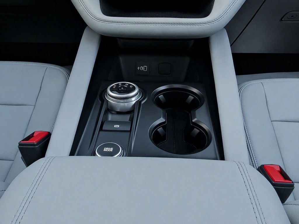 New 2026 Space White Metallic Ford Active image 14