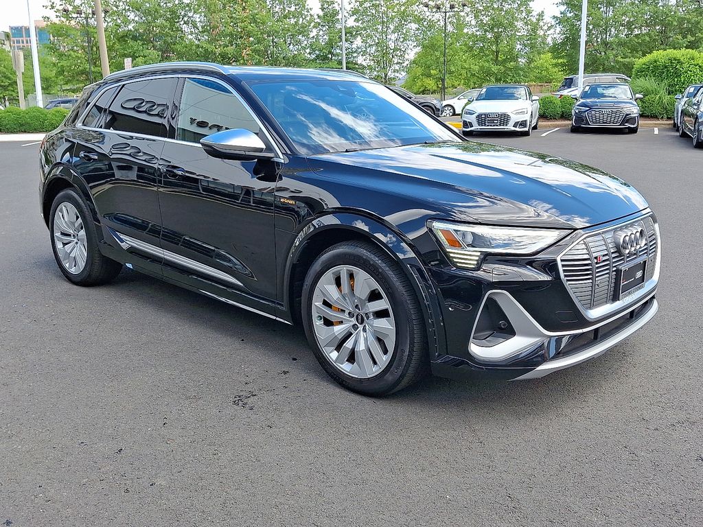 2022 Audi e-tron S Premium Plus 3